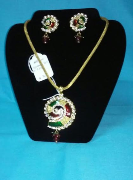 Pendant Set 7014 Golden Kundan Pendant Set